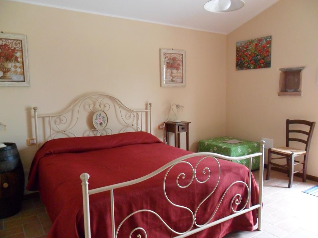 Agriturismo Il Torrione เชร์ตาลโด ห้อง รูปภาพ
