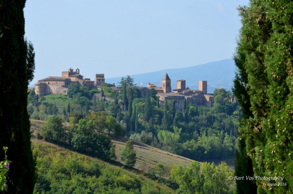 Agriturismo Il Torrione Villa เชร์ตาลโด ภายนอก รูปภาพ