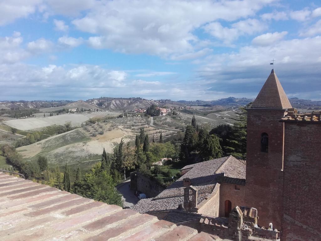 Agriturismo Il Torrione เชร์ตาลโด ภายนอก รูปภาพ